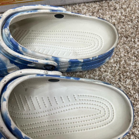 CROCS  Blue and White Cloud Clogs - Picture 2 of 9